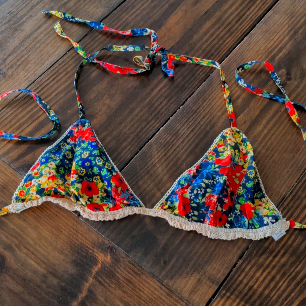 Vintage looking bra or bikini top